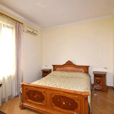 Homestay At City Center Yerevan Exterior photo