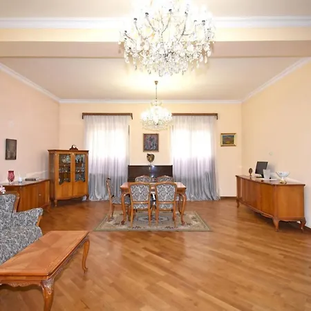 Homestay At City Center Yerevan Exterior photo