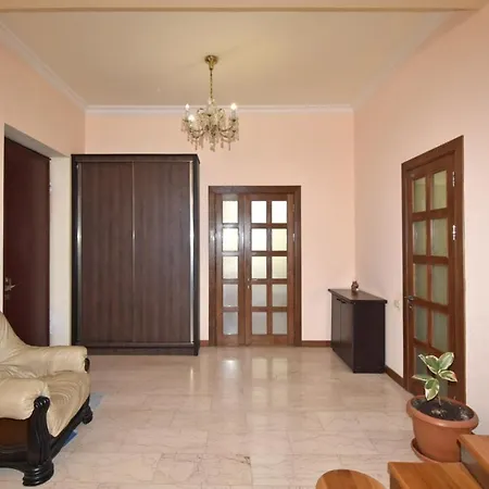 Homestay At City Center Yerevan Exterior photo