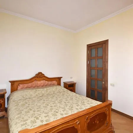 Homestay At City Center Yerevan Exterior photo