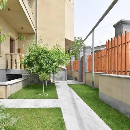 Homestay At City Center Yerevan Exterior photo