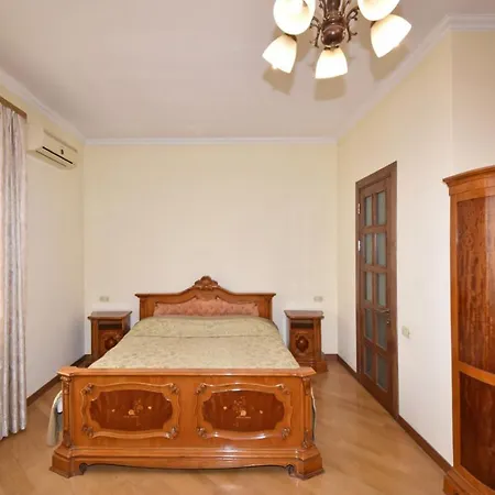 Homestay At City Center Yerevan Exterior photo