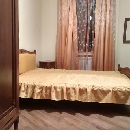 Homestay At City Center Yerevan Exterior photo
